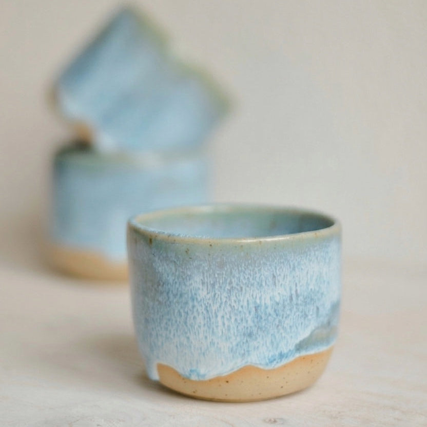 keramické kalíšky, ručně vyráběná keramika, kalíšky na espresso, keramika na kávu, handmade keramika, keramické hrnky malé