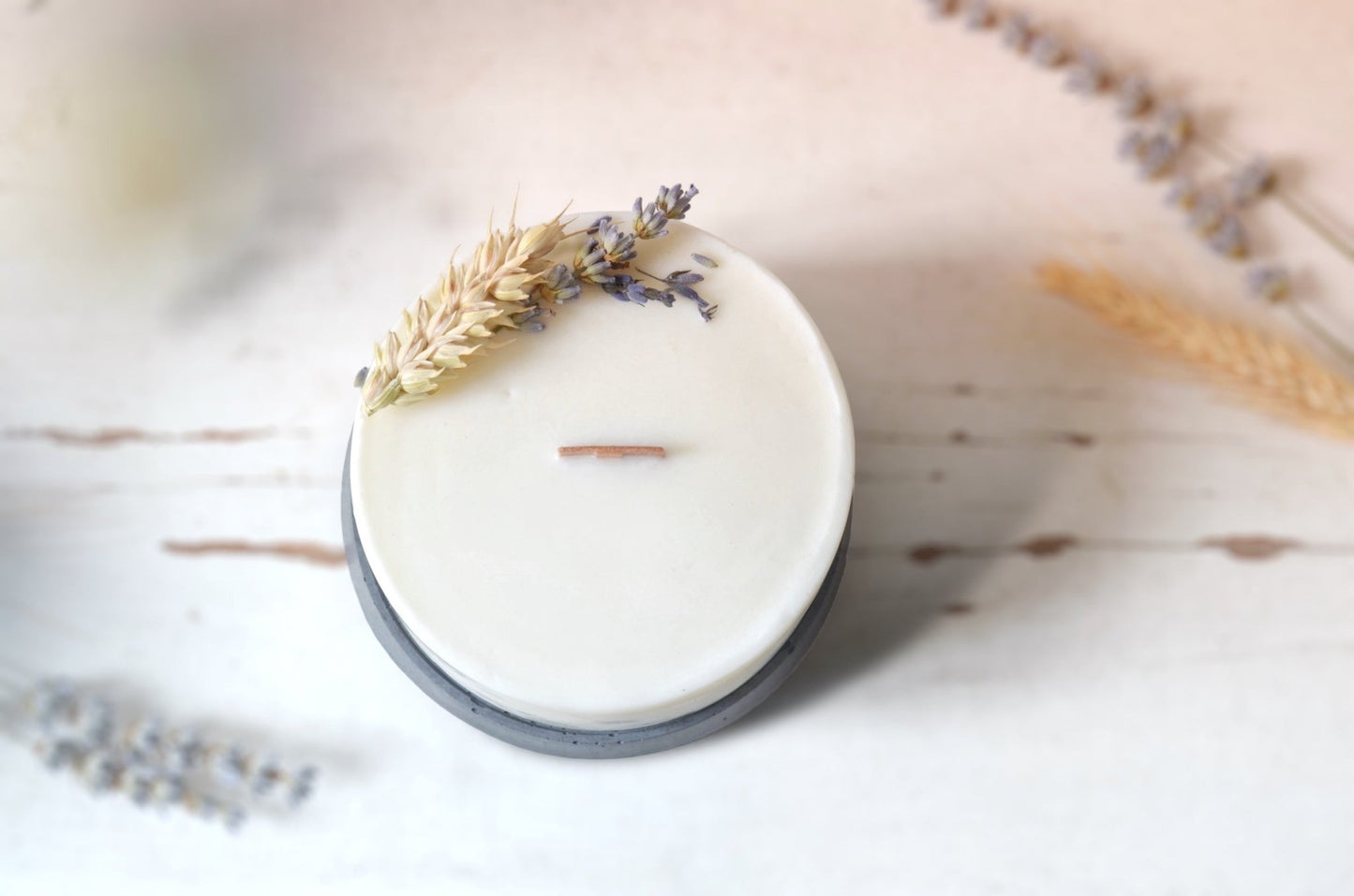 Sojová svíčka s dřevěným knotem na podtácku - Levandule 300g - Inspired by Nature