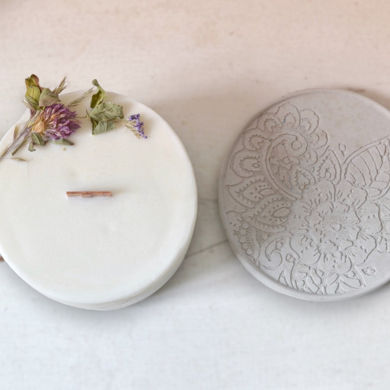 Sojová svíčka s dřevěným knotem na podtácku - Luční 300g - Inspired by Nature