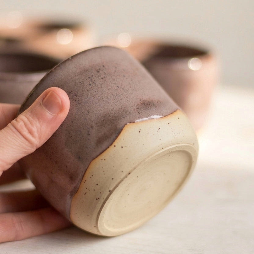 keramické kalíšky, ručně vyráběná keramika, kalíšky na espresso, keramika na kávu, handmade keramika, keramické hrnky malé