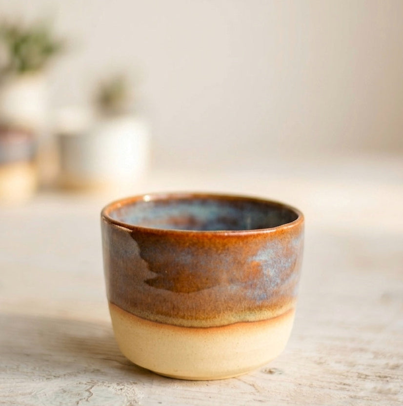 keramické kalíšky, ručně vyráběná keramika, kalíšky na espresso, keramika na kávu, handmade keramika, keramické hrnky malé