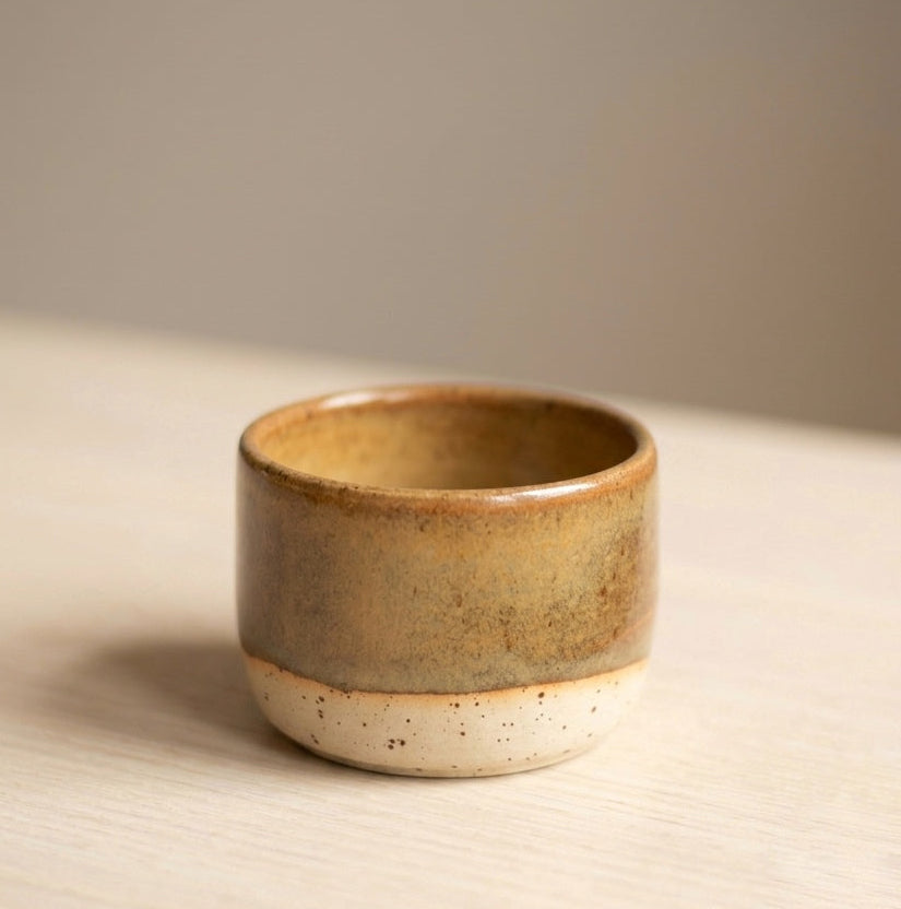 keramické kalíšky, ručně vyráběná keramika, kalíšky na espresso, keramika na kávu, handmade keramika, keramické hrnky malé