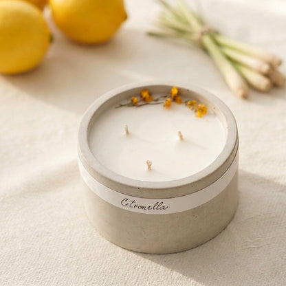 sojova svicka citronella v bilem kontejneru